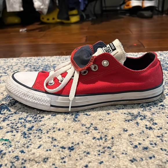 Red converse with double tongue (navy). Women’s size 8. - Picture 4 of 8